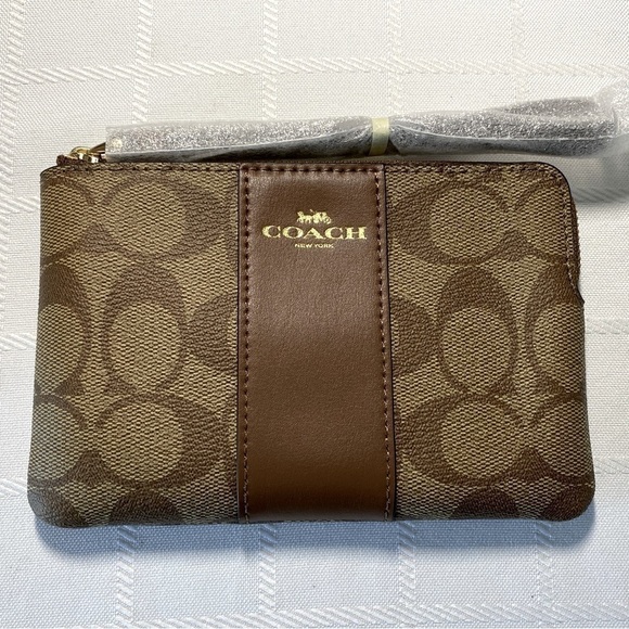 New Coach Corner Zip Wristlet NWT - Picture 1 of 4